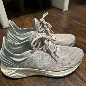 New Balance Women's Light Gray Sneakers